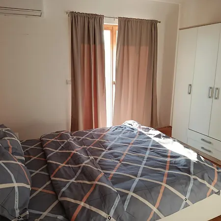 Neom, Sarajevo *